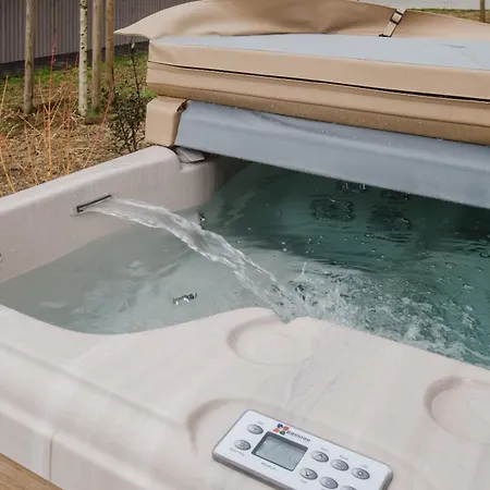 Lodge Nature Village - Woodly N°23 - 8 Personnes Avec Jacuzzi Büllingen